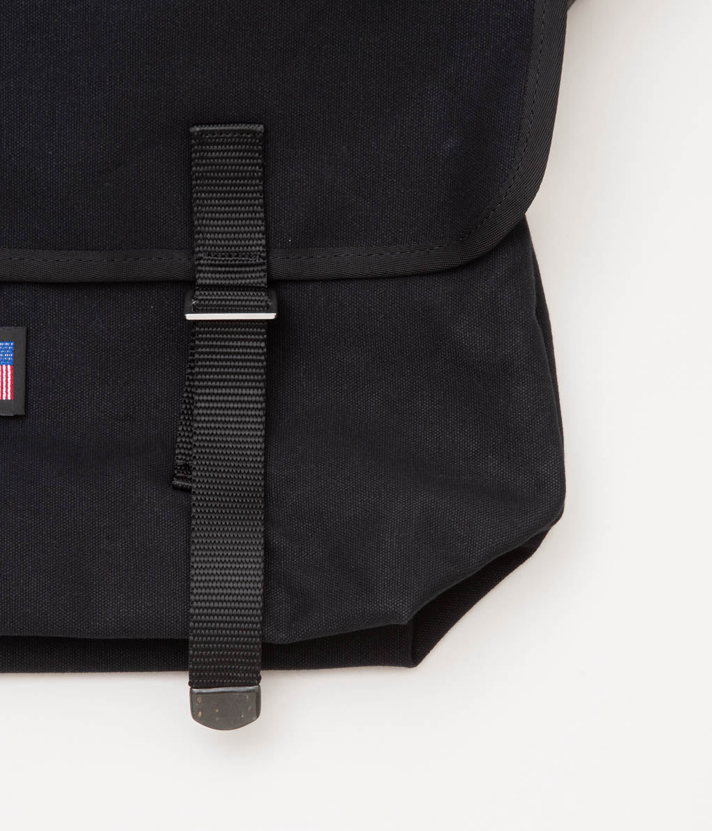 DE MARTINI ''MESSENGERBAG'' (BLACK CANVAS)