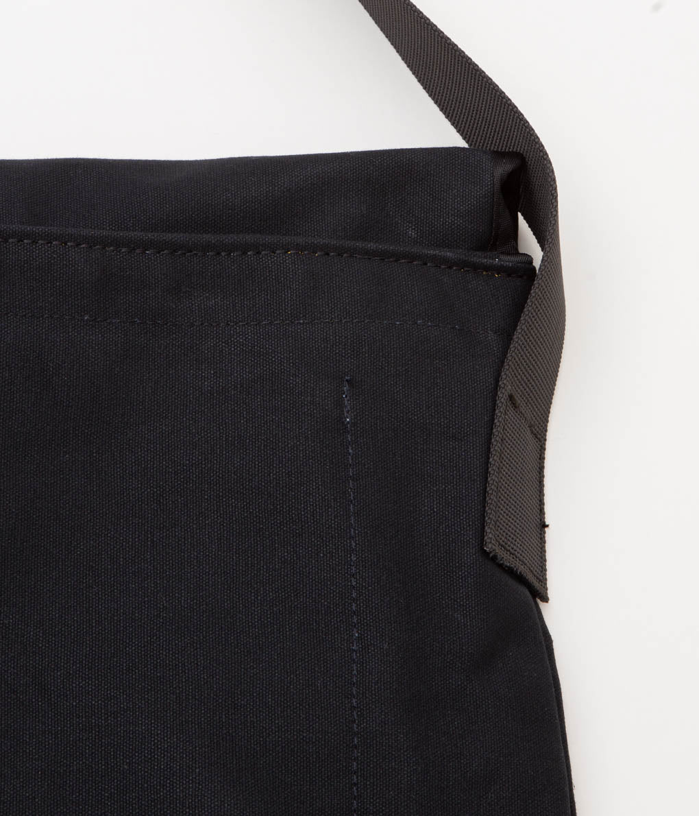 DE MARTINI ''MESSENGERBAG'' (BLACK CANVAS) – THE STORE BY