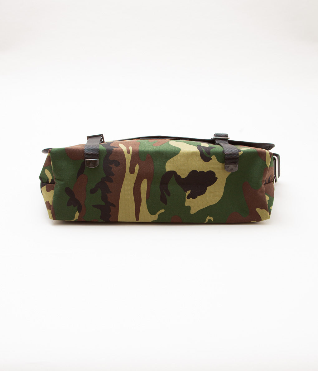 DE MARTINI ''MESSENGERBAG'' (WOODLAND CAMO)