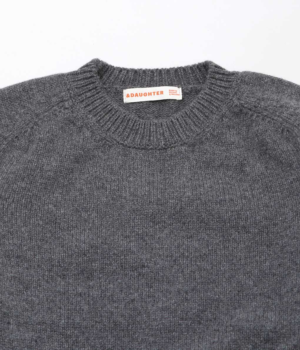 &DAUGHTER ''PLAIN SADDLE SLEEVE CREWNECK'' (DERBY GREY)