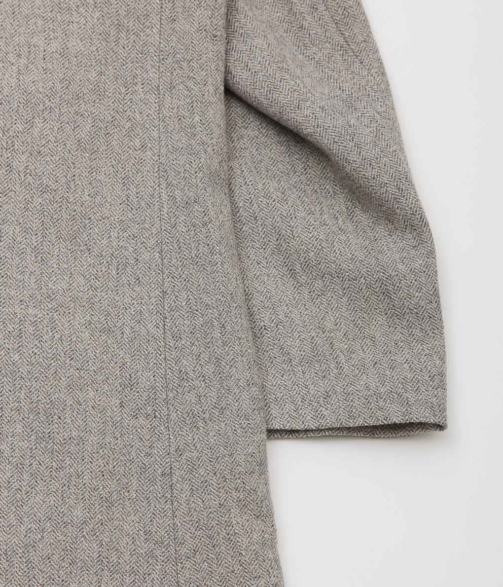 GORSCH ''HERRING BONE WOOL PEAKED LAPEL COAT'' (OFF WHITE)