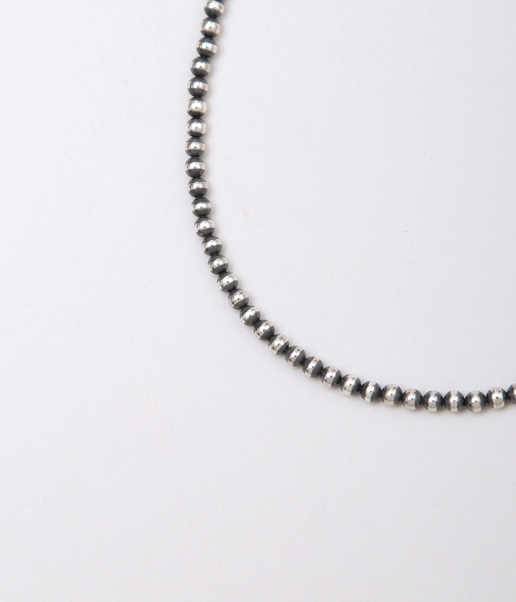 ERICKA NICOLAS BEGAY ''NAVAJO PEARL 5MM 45CM'' (OXIDAIZED SILVER