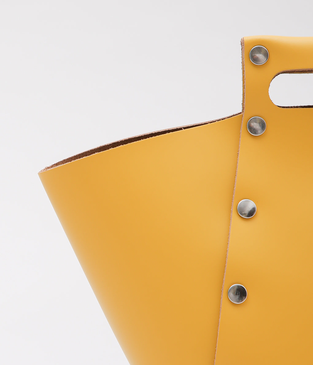 HENDER SCHEME ''ASSEMBLE PYRAMID BAG S'' (YELLOW)