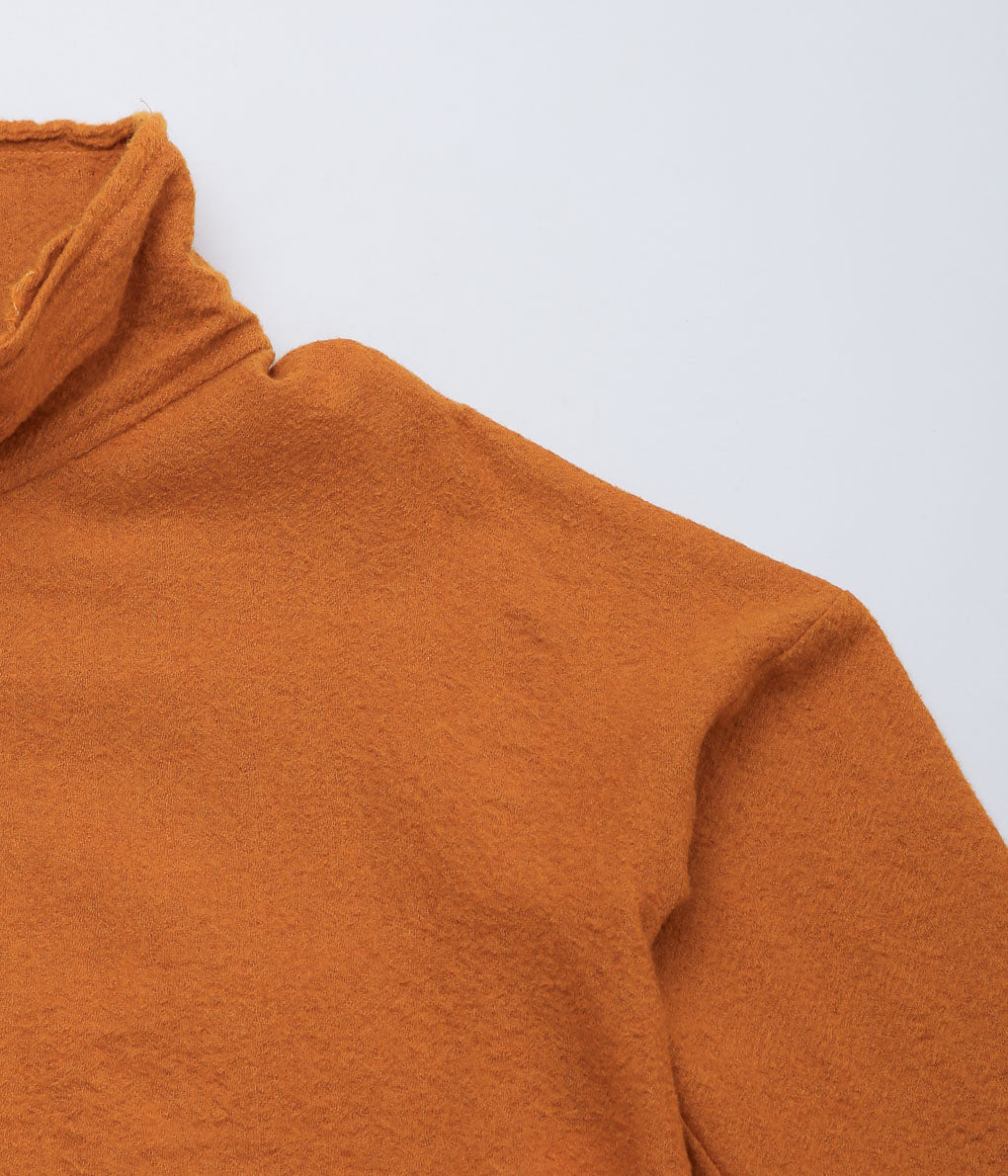 WRIGHT+DOYLE ''LOTURA FUNNEL NECK'' (SAFFRON)