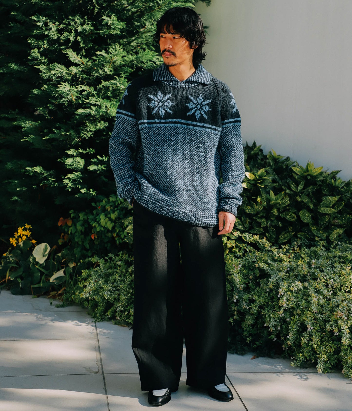 INVERALLAN "PULLOVER HAND KNIT WITH COLLAR (ARAN)" (CHARCOAL / SMOKE)