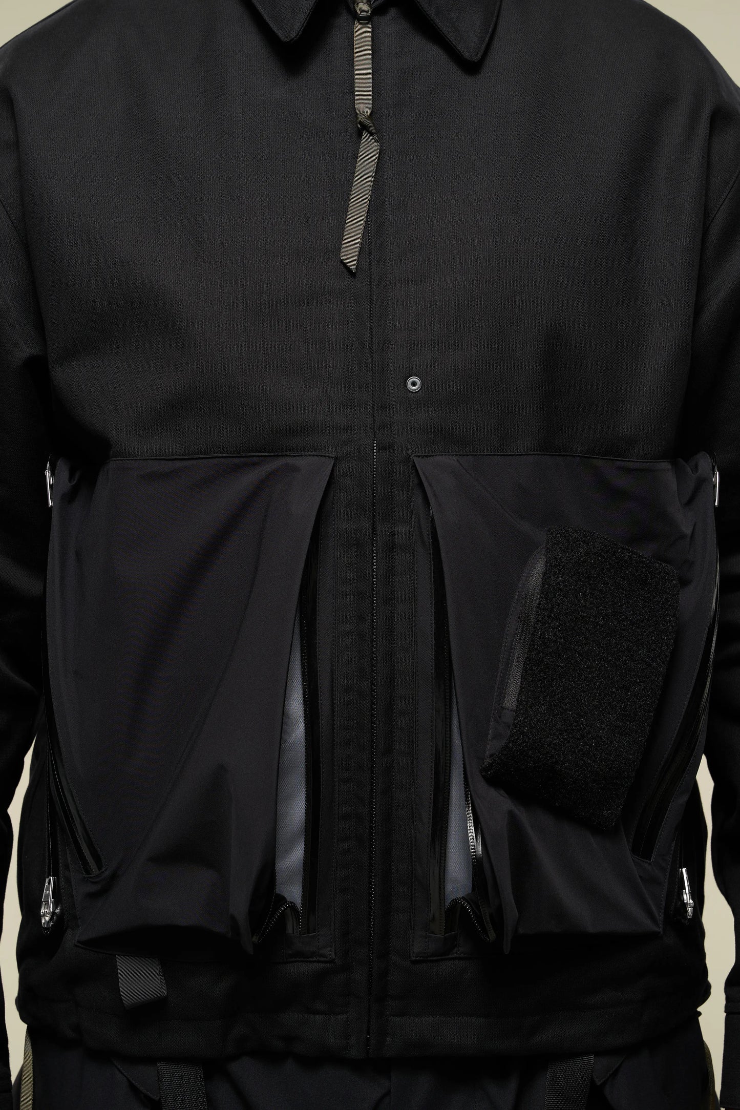 ACRONYM ''J121A-KI RIPSMOLESKIN TECH COACH JACKET'' (BLACK)