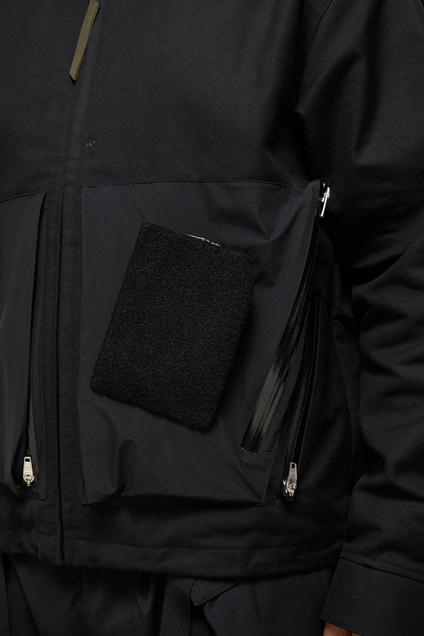 ACRONYM ''J121A-KI RIPSMOLESKIN TECH COACH JACKET'' (BLACK)