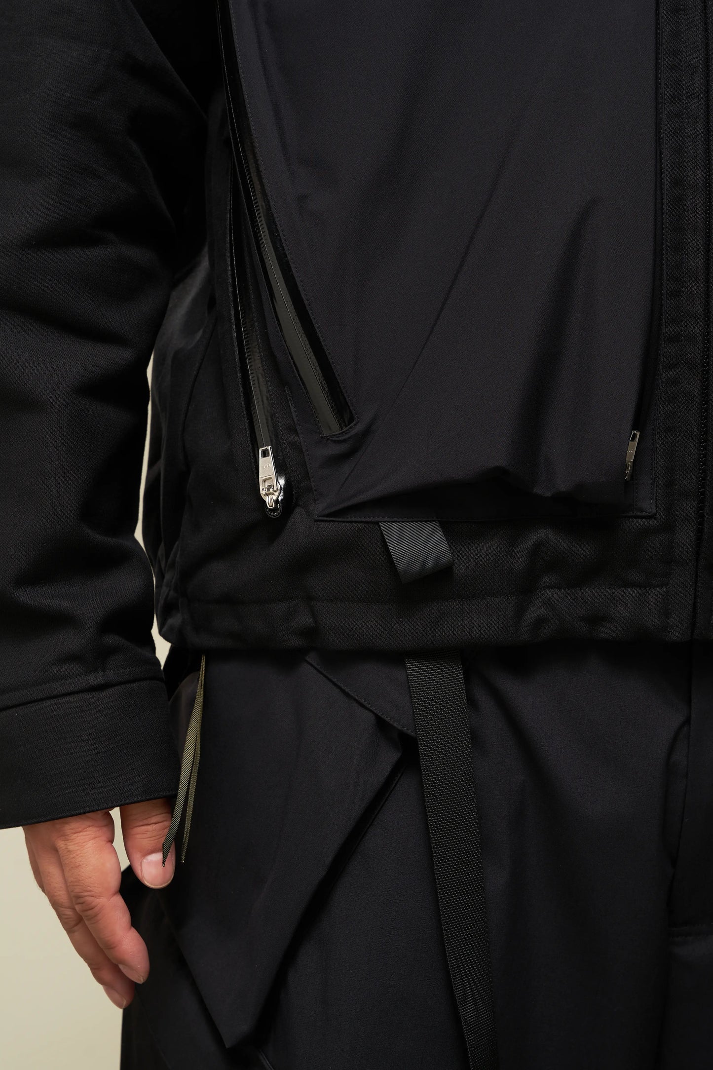 ACRONYM ''J121A-KI RIPSMOLESKIN TECH COACH JACKET'' (BLACK)