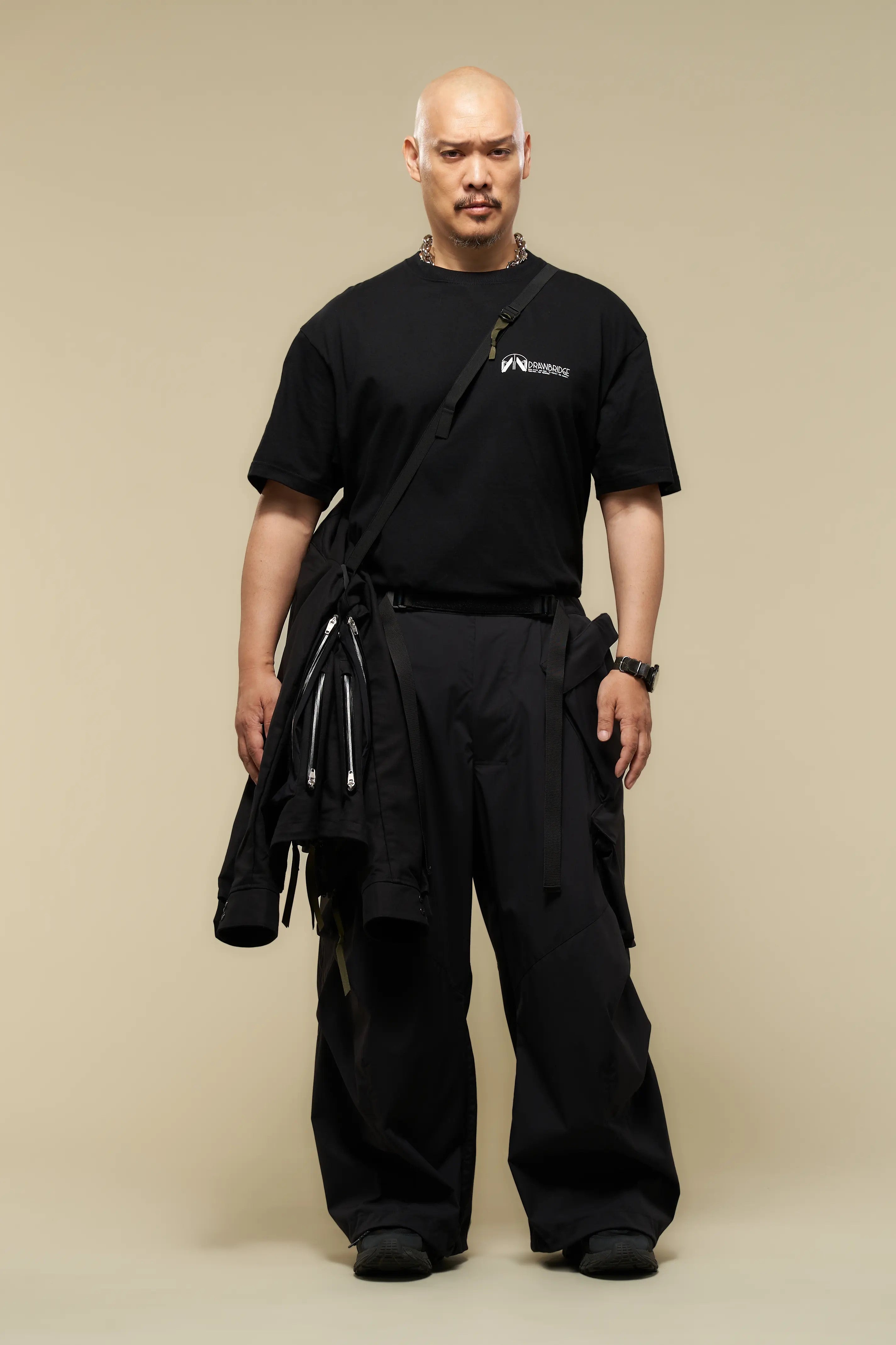 SS_25_J121A-KI_black_7.jpg?v=