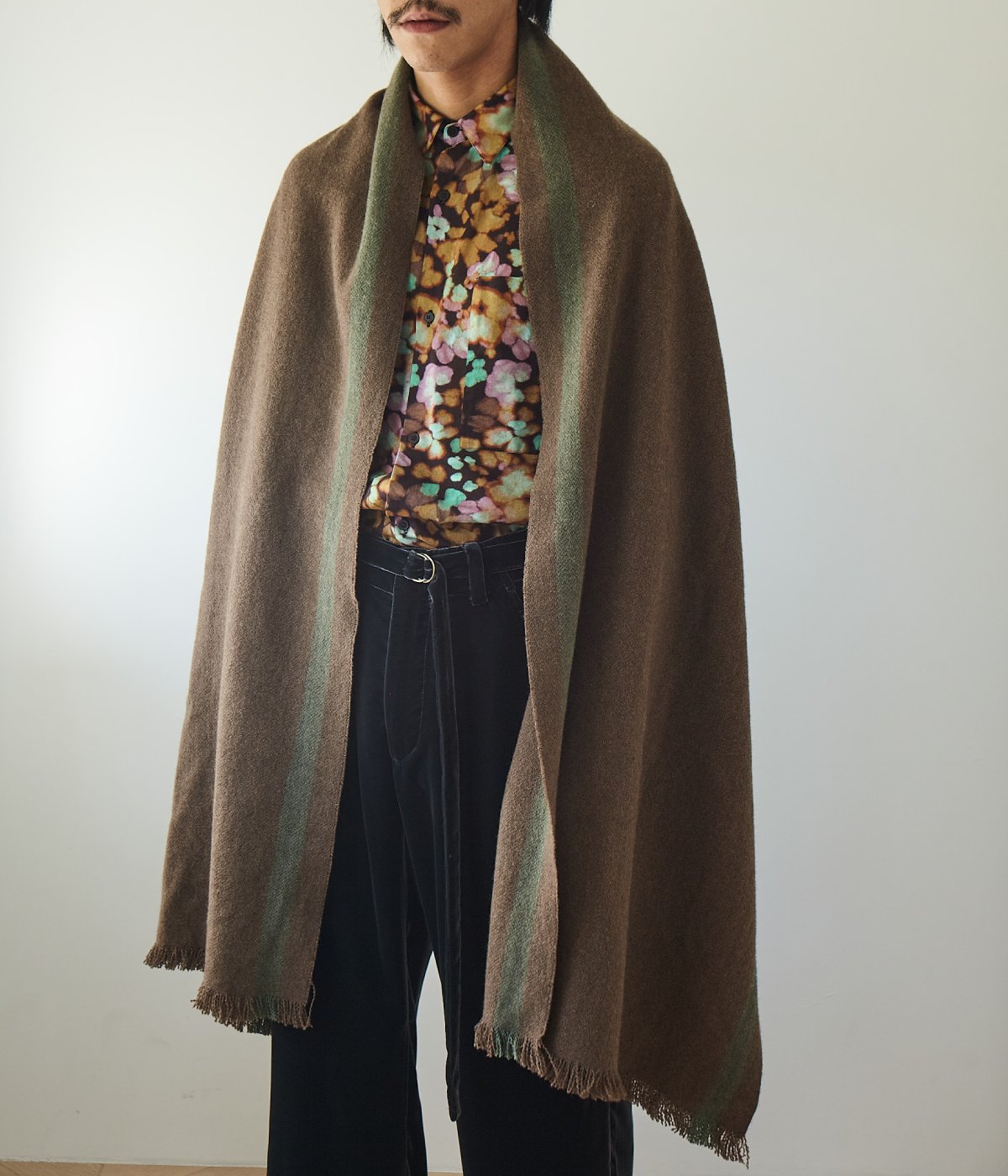 SEYA. ''YAK STOLE WITH STRIPED HEM'' (NRTURAL BROWN)