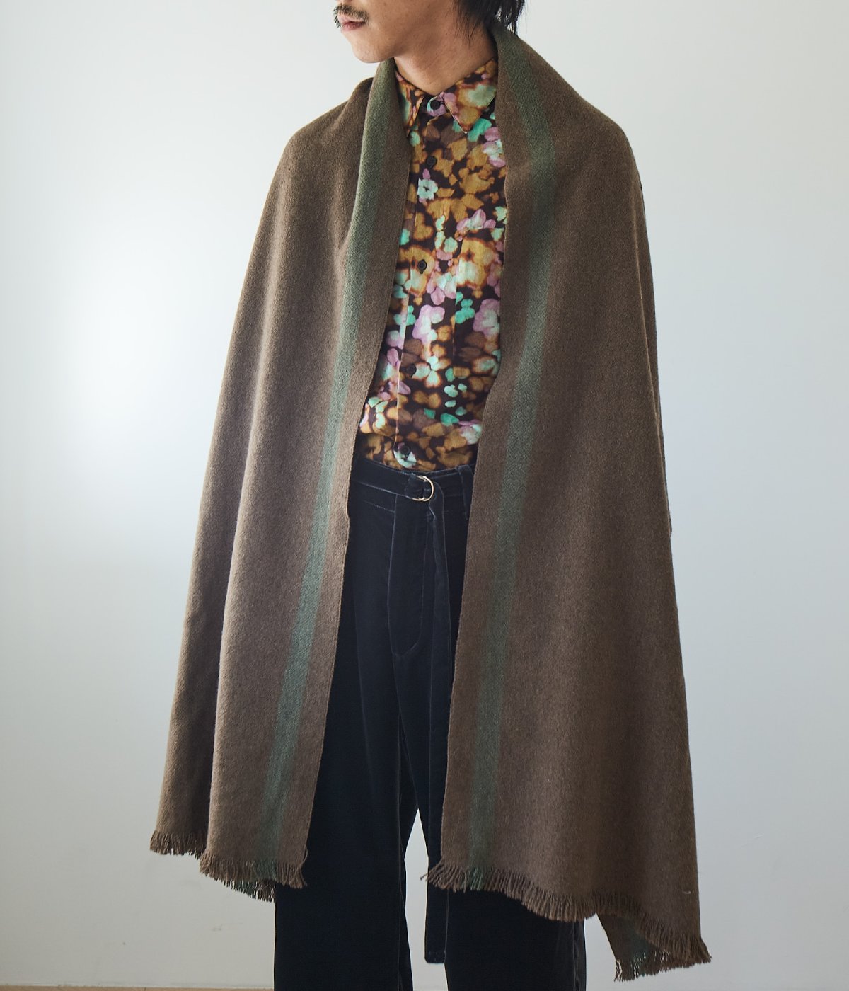 SEYA. ''YAK STOLE WITH STRIPED HEM'' (NRTURAL BROWN)