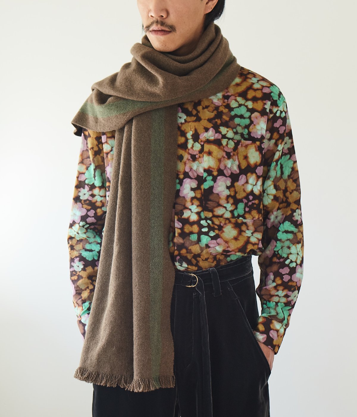 SEYA. ''YAK STOLE WITH STRIPED HEM'' (NRTURAL BROWN)