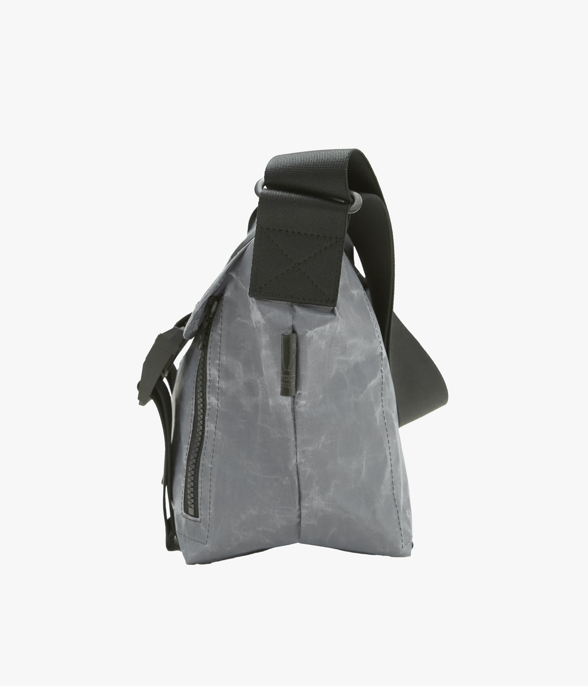 AMIACALVA ''DYNEEMA MESSANGER BAG (S)''(GRY)