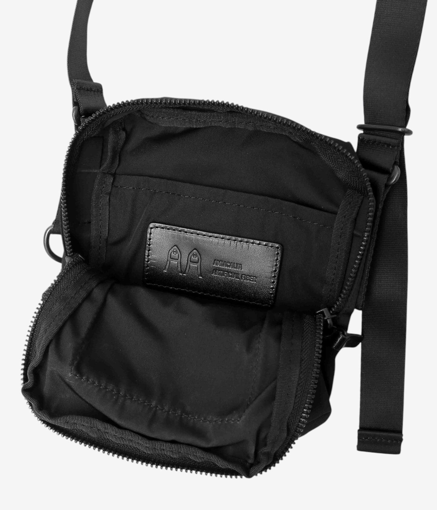 AMIACALVA ''GABARDINE WP POCHETTE'' (BLACK)