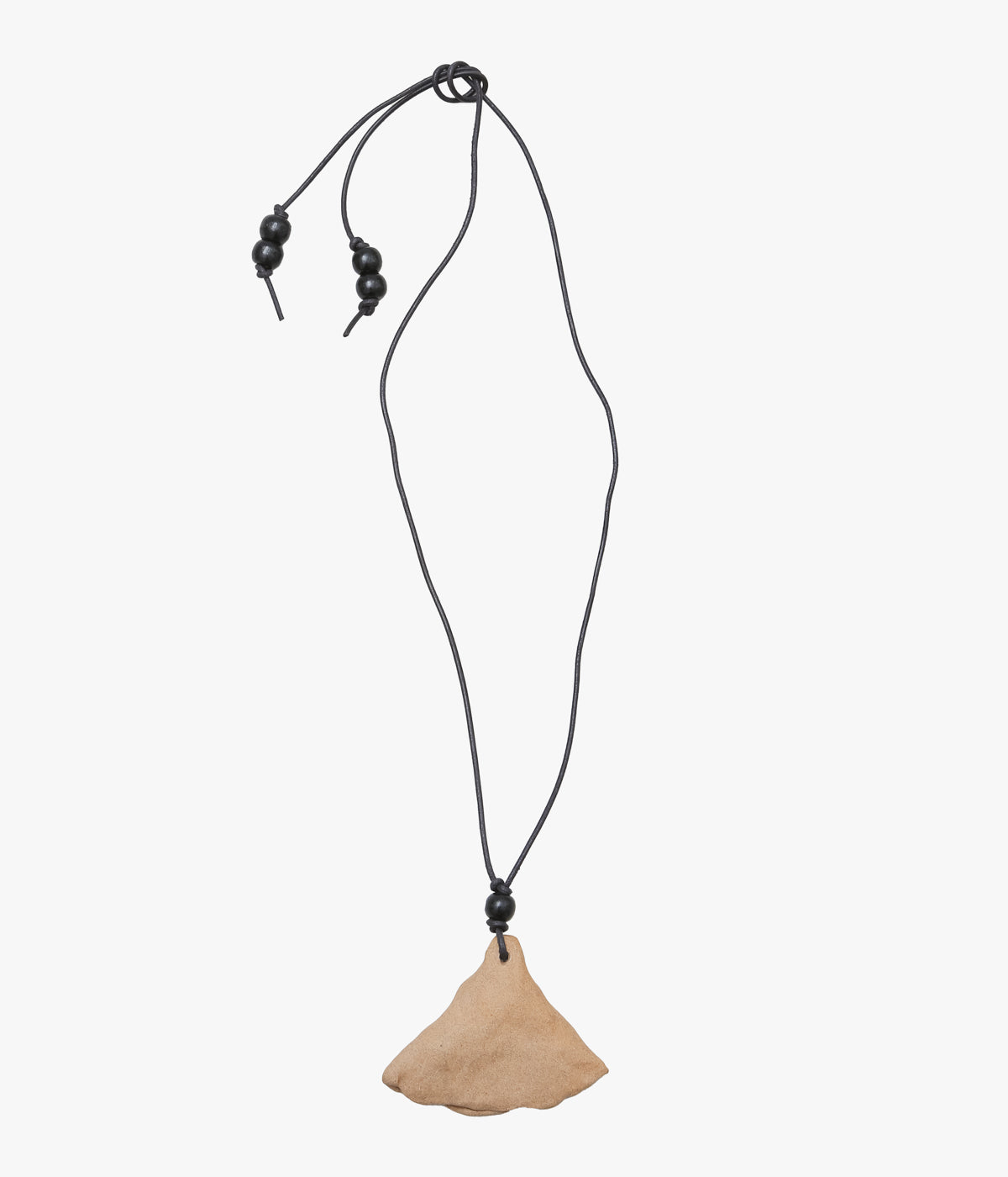 BAMBOU ROGER KWONG "CERAMIC AND LEATHER BELL NECKLACE" (BISCUIT)