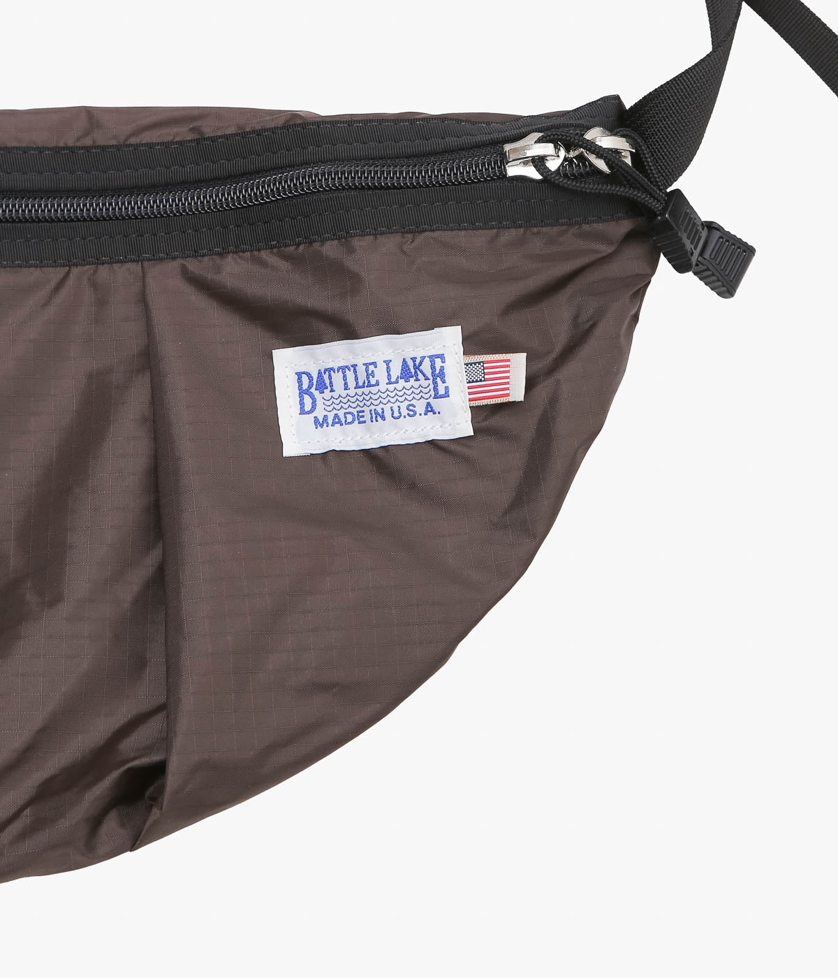 BATTLE LAKE ''BANANA SHOULDER'' (CHOCOLATE) – THE STORE BY MAIDENS