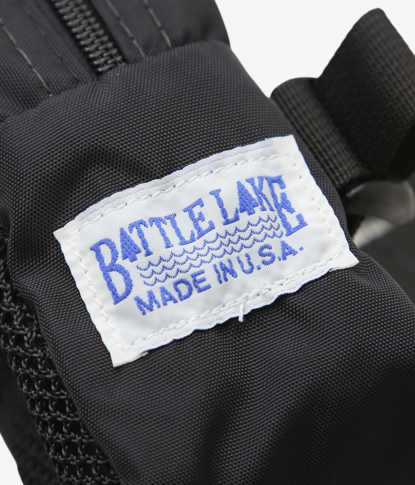 BATTLE LAKE ''SLING SHOT'' (BLACK)