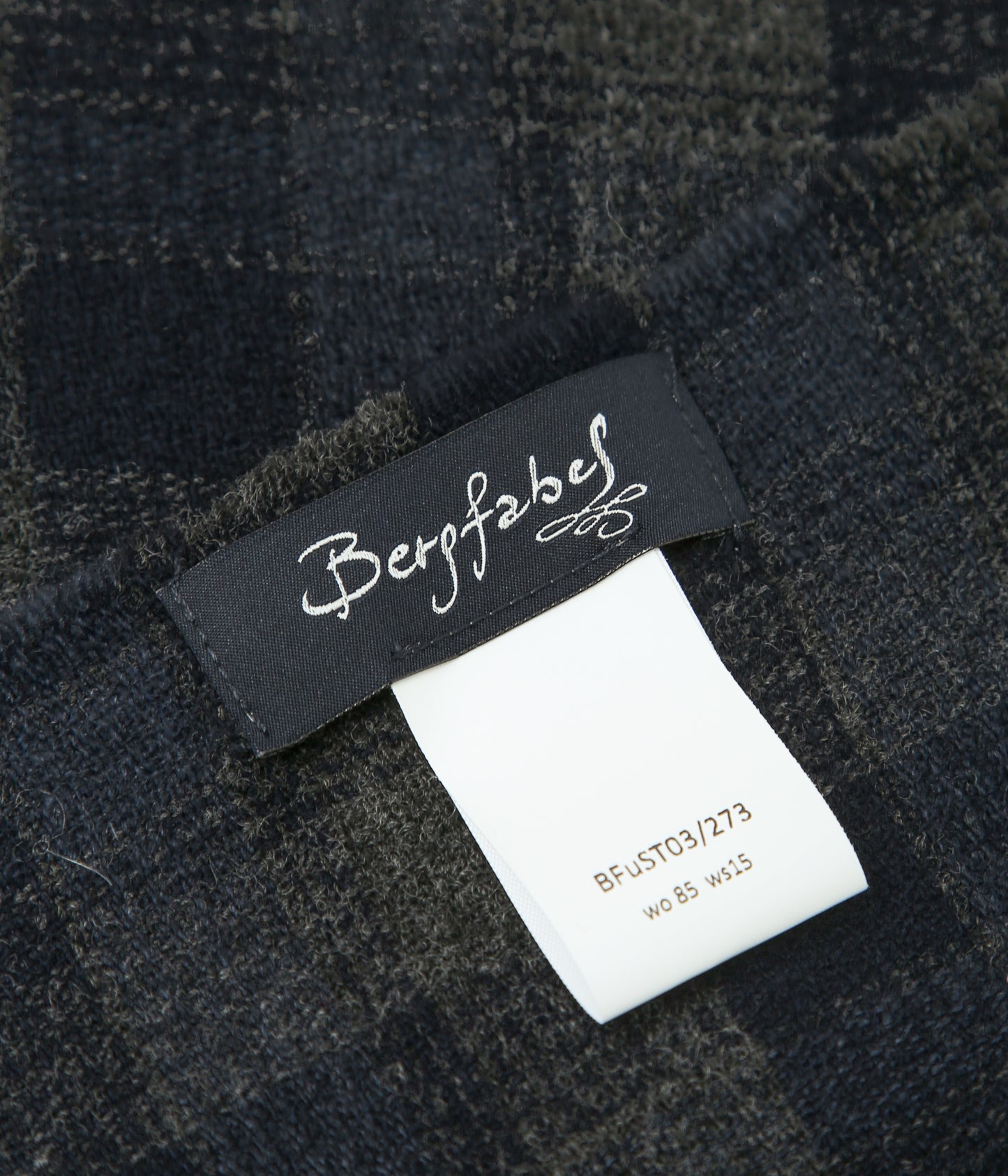 BERGFABEL ''STOLE'' (CARBON CHECK)