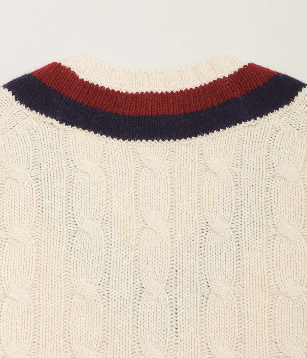 BROOKS BROTHERS ''V NECK CABLE TENNIS SWEATER'' (IVORY)