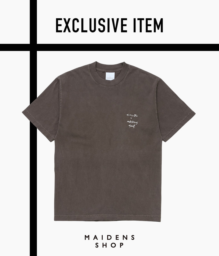 COLBO×MAIDENS SHOP "COLBO×MAIDENS SHOP LOGO T" (BROWN)