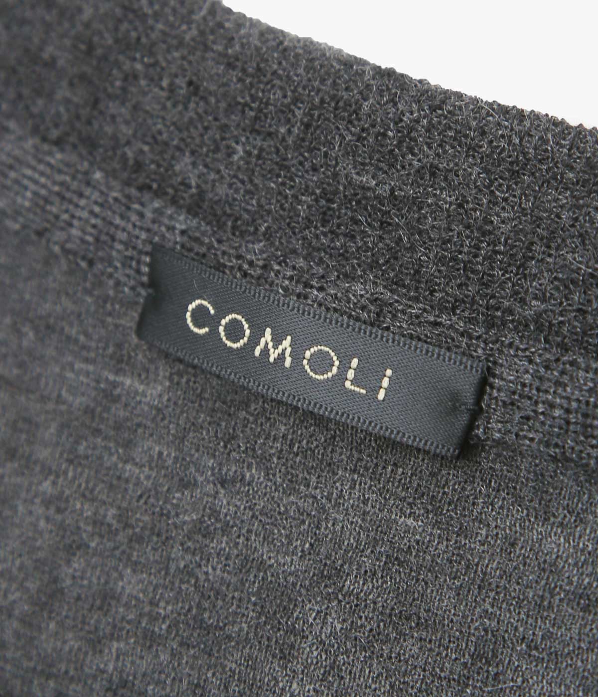COMOLI ''カシミヤ 半袖ニット'' (CHARCOAL)