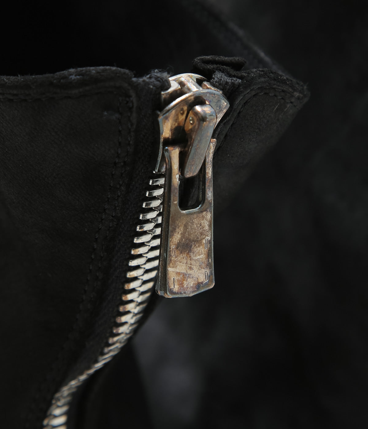 COMOLI "GUIDI Exclusive VS Back Zip Boots" (BLACK)