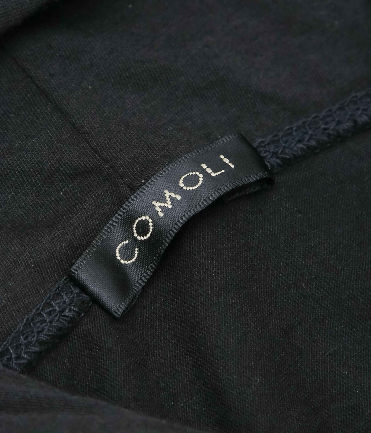 COMOLI ''THINコットン ジップパーカ'' (BLACK)