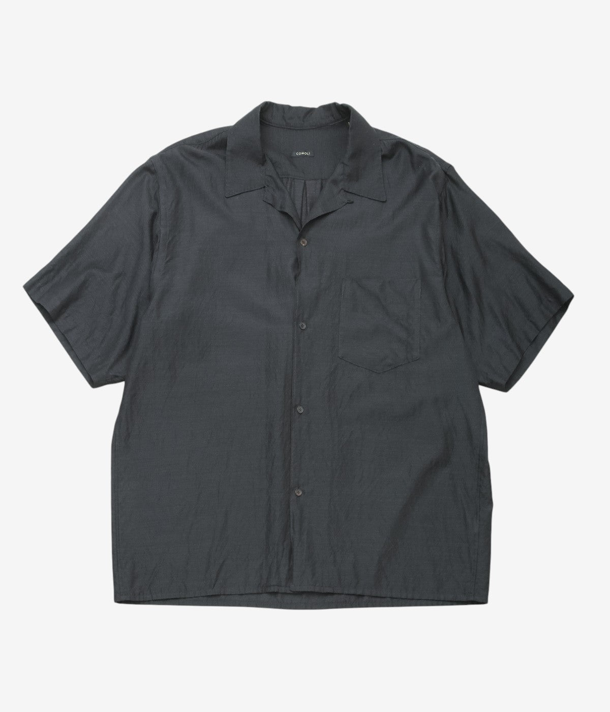 COMOLI ''ウールシルク 半袖オープンカラーシャツ'' (CHARCOAL)