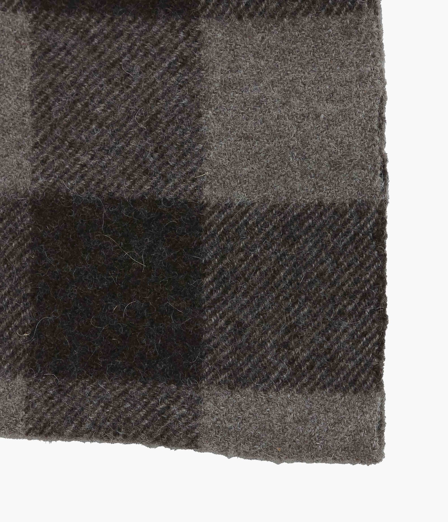 DANA LEE BROWN ''FELTED BLANKET SCARF'' (SHEEP'S BLACK)