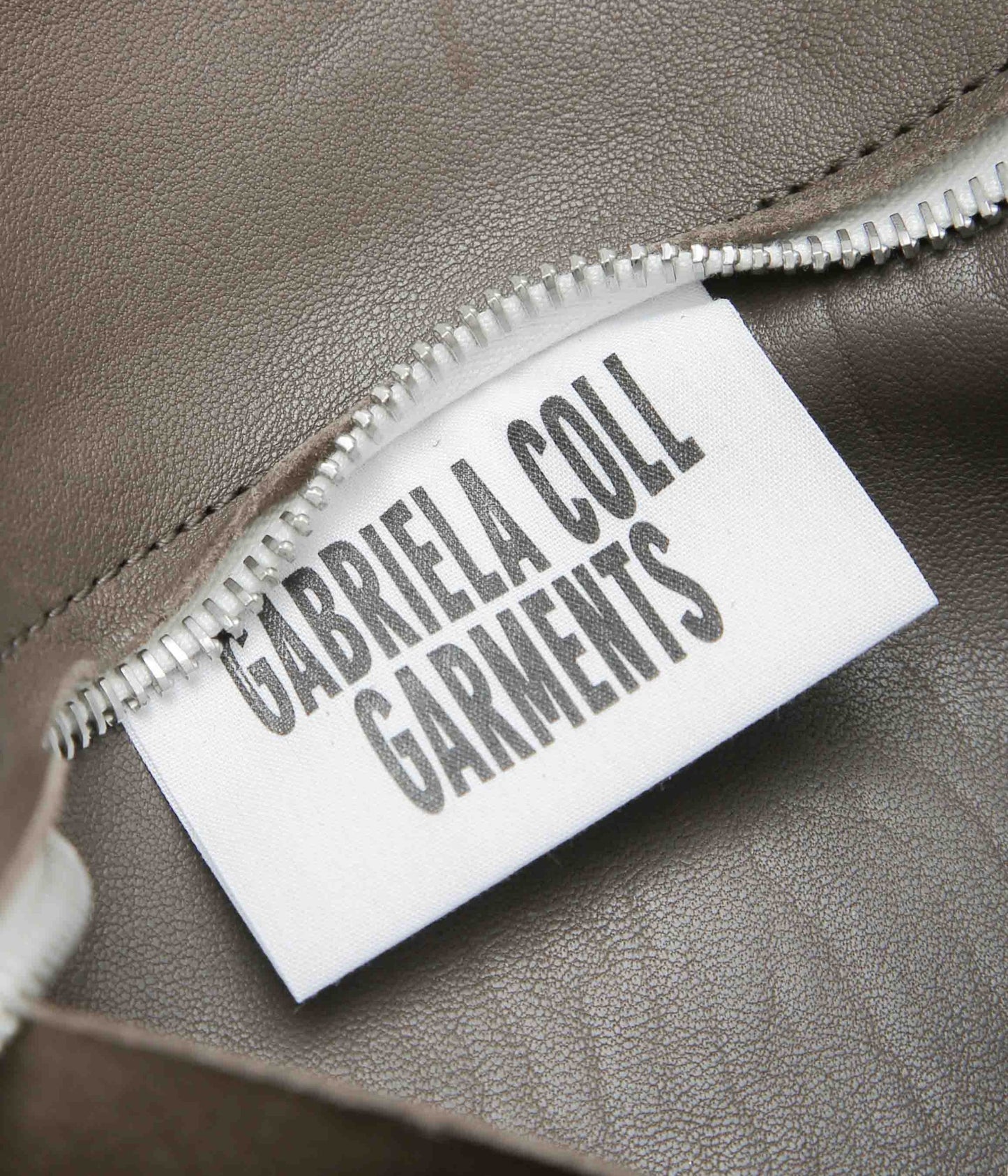 GABRIELA COLL GARMENTS "NO.131 LEATHER GATHERED CROSSED BAG" (DUST)