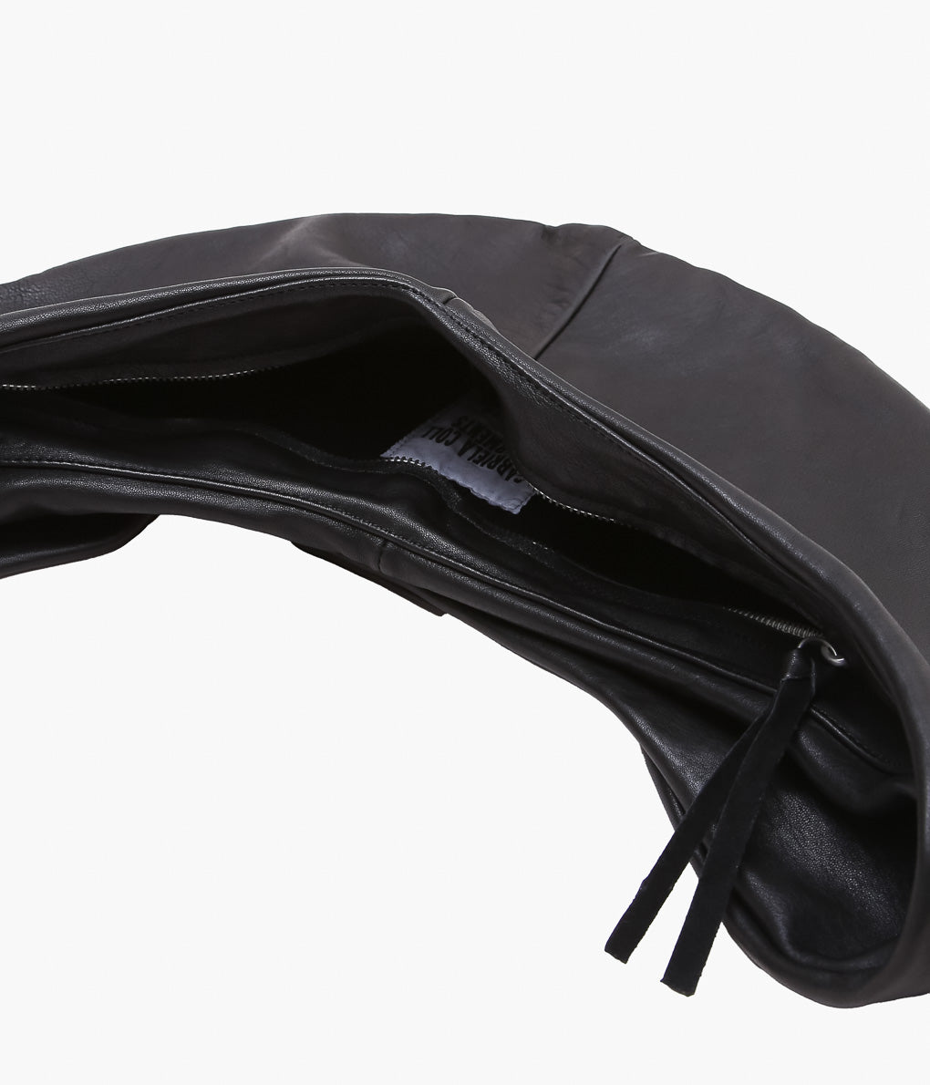 GABRIELA COLL GARMENTS ''NO.250 LEATHER CROSSED BAG'' (BLACK)