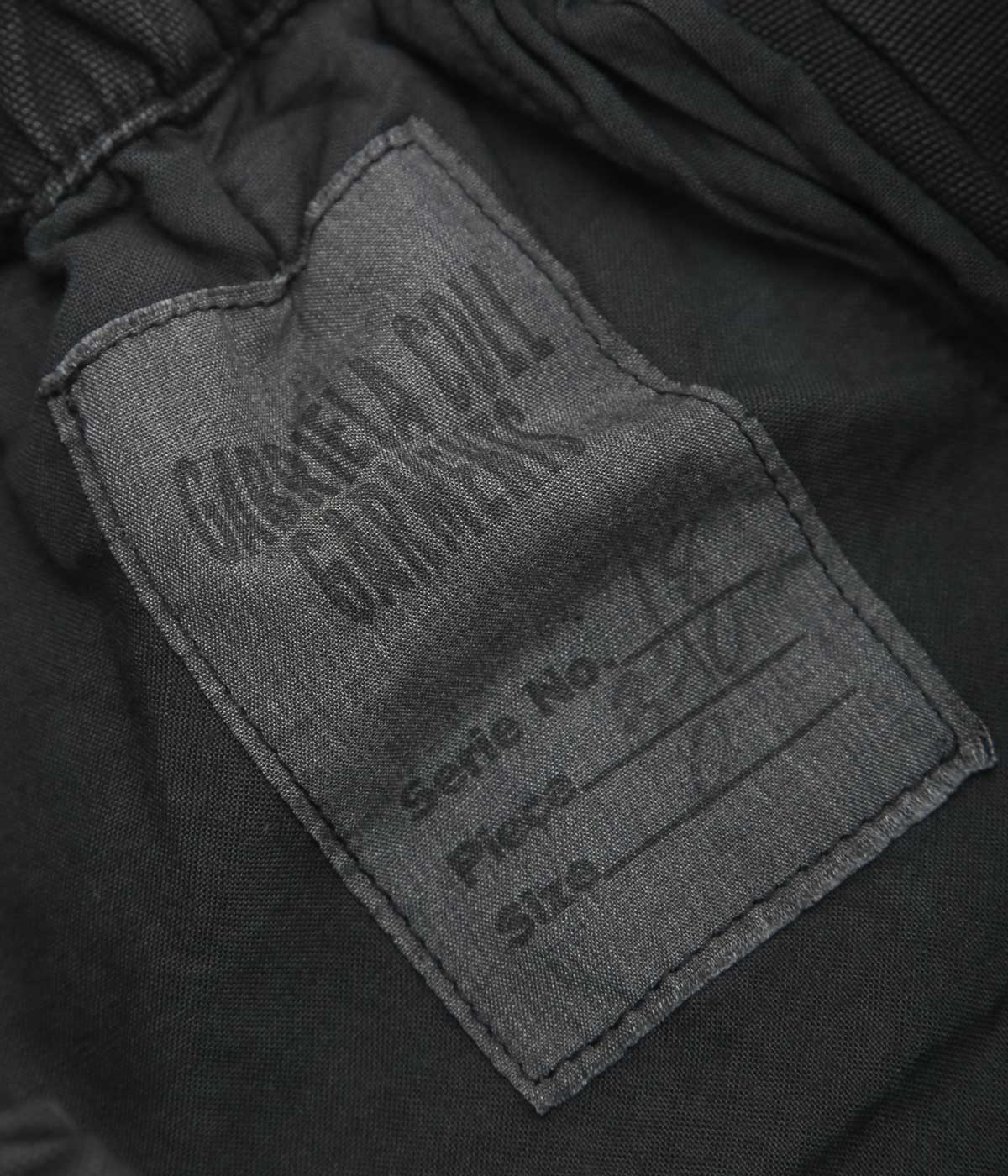 GABRIELA COLL GARMENTS ''NO.330 THIN CANVAS DRAPED SHORT TROUSERS'' (BLACK)