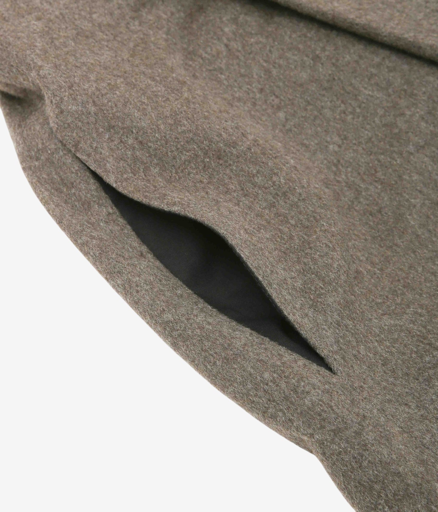 GABRIELA COLL GARMENTS "NO.342 HEAVY WOOL CROSSED SHORT TROUSERS" (DUST)