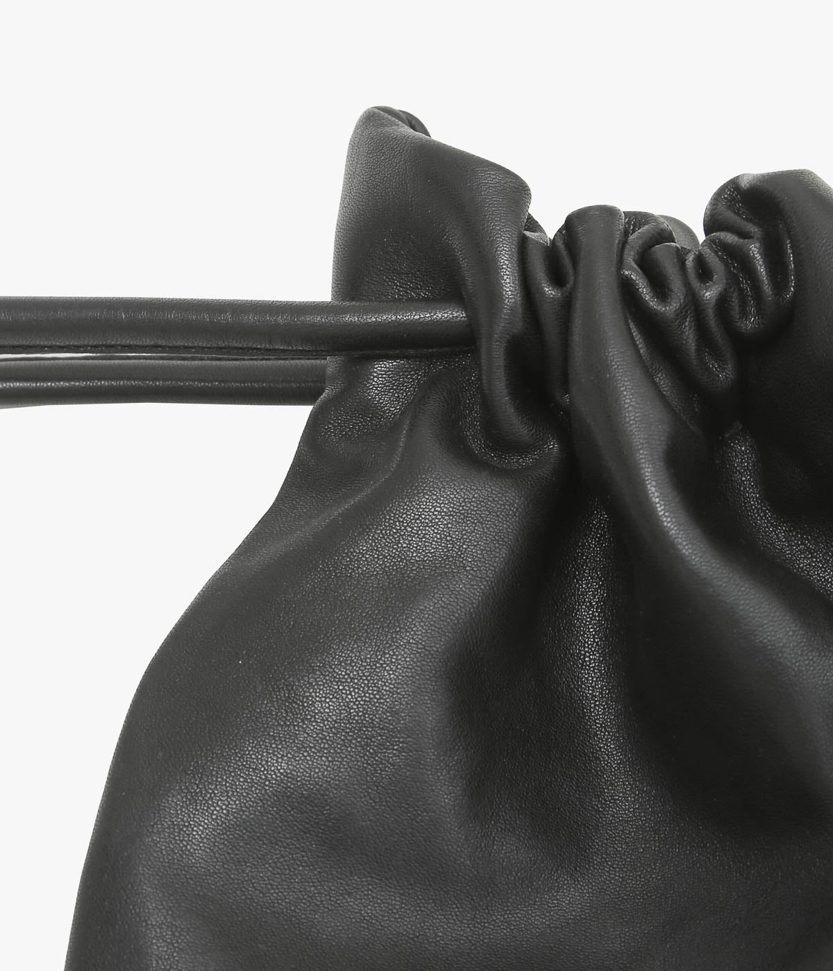 GABRIELA COLL GARMENTS ''NO.131 LEATHER GATHERED CROSSED BAG'' (BLACK)