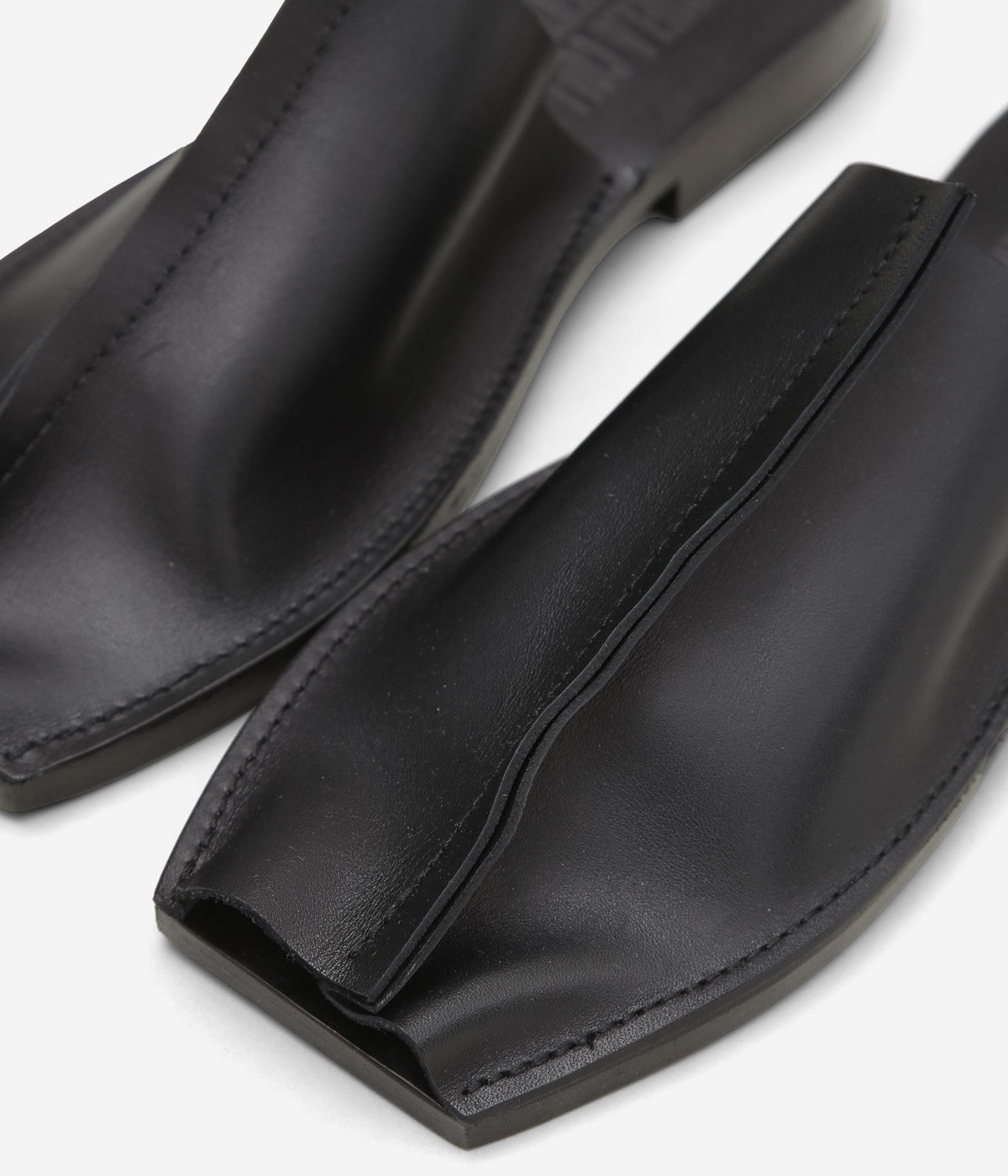 GABRIELA COLL GARMENTS ''NO.7 LEATHER OPEN TOE BABOUCHE'' (BLACK)