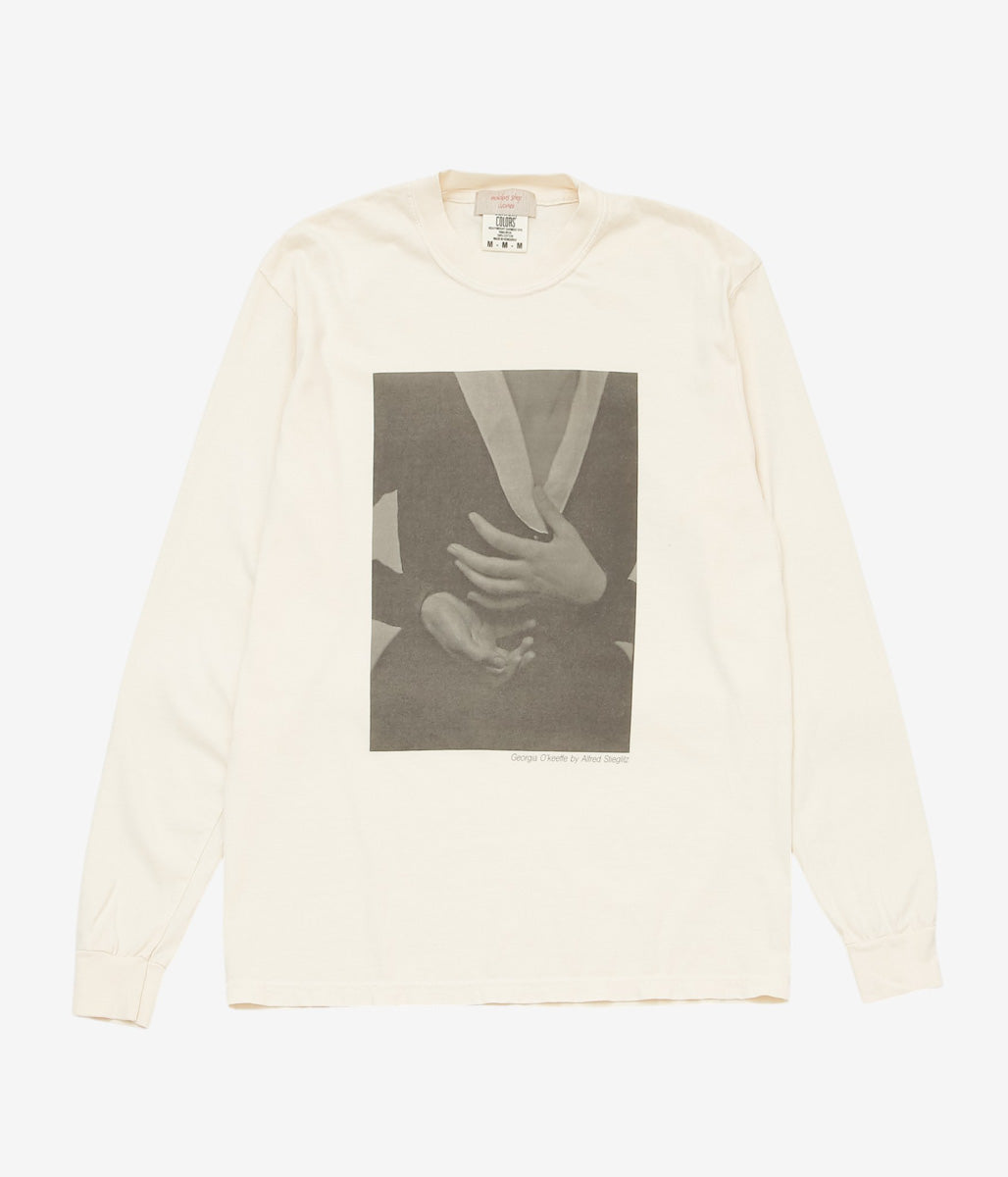 GEORGIA O'KEEFFE ''L/S T-SHIRT "HANDS 1917"'' (IVORY)