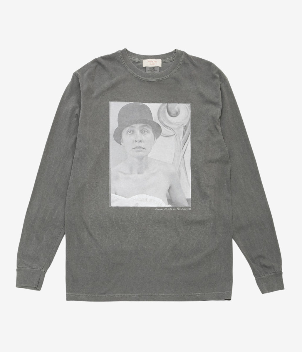 GEORGIA O'KEEFFE ''L/S T-SHIRT "O'KEEFFE 1918"'' (BLACK)