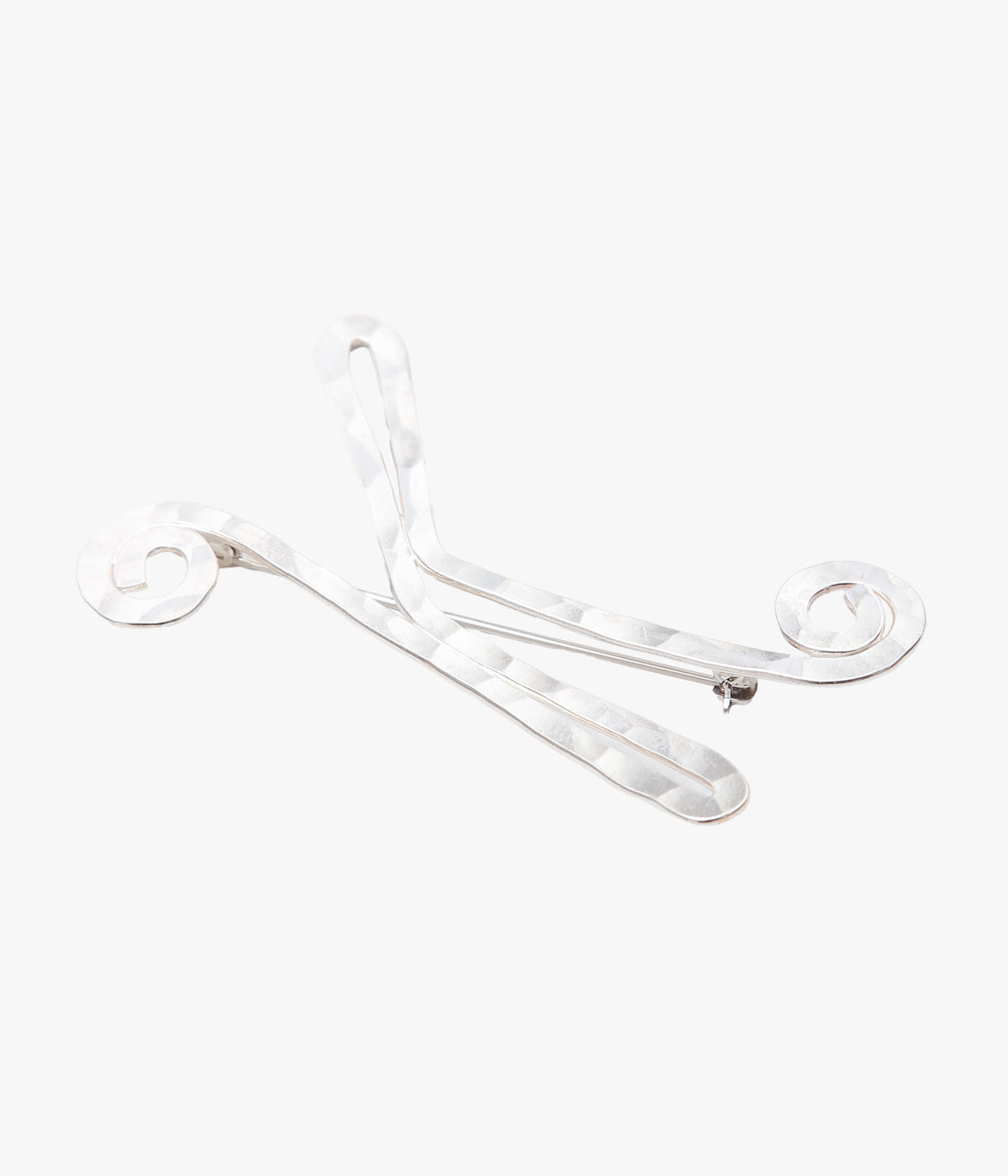 GEORGIA O'KEEFFE MUSEUM ''GEORGIA O'KEEFFE BROOCH "K"'' (SILVER)