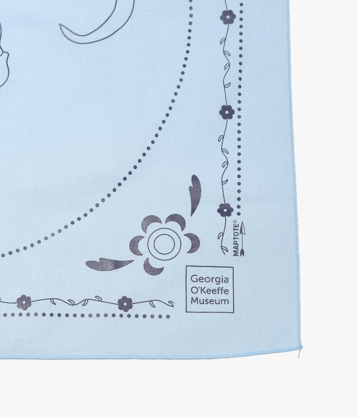 GEORGIA O'KEEFFE MUSEUM ''GEORGIA O'KEEFFE MUSEUM BANDANA'' (LT BLUE)