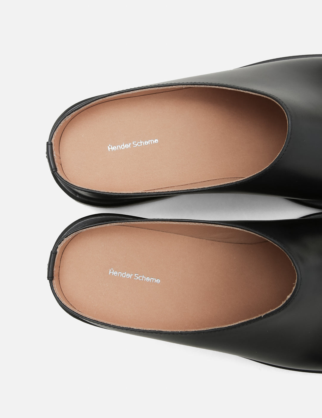 HENDER SCHEME ''BEAR FOOT MULE'' (BLACK)
