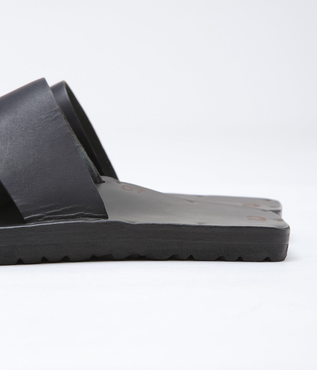 JUTTA NEUMANN ''ALICE SQUARE'' (BLACK)