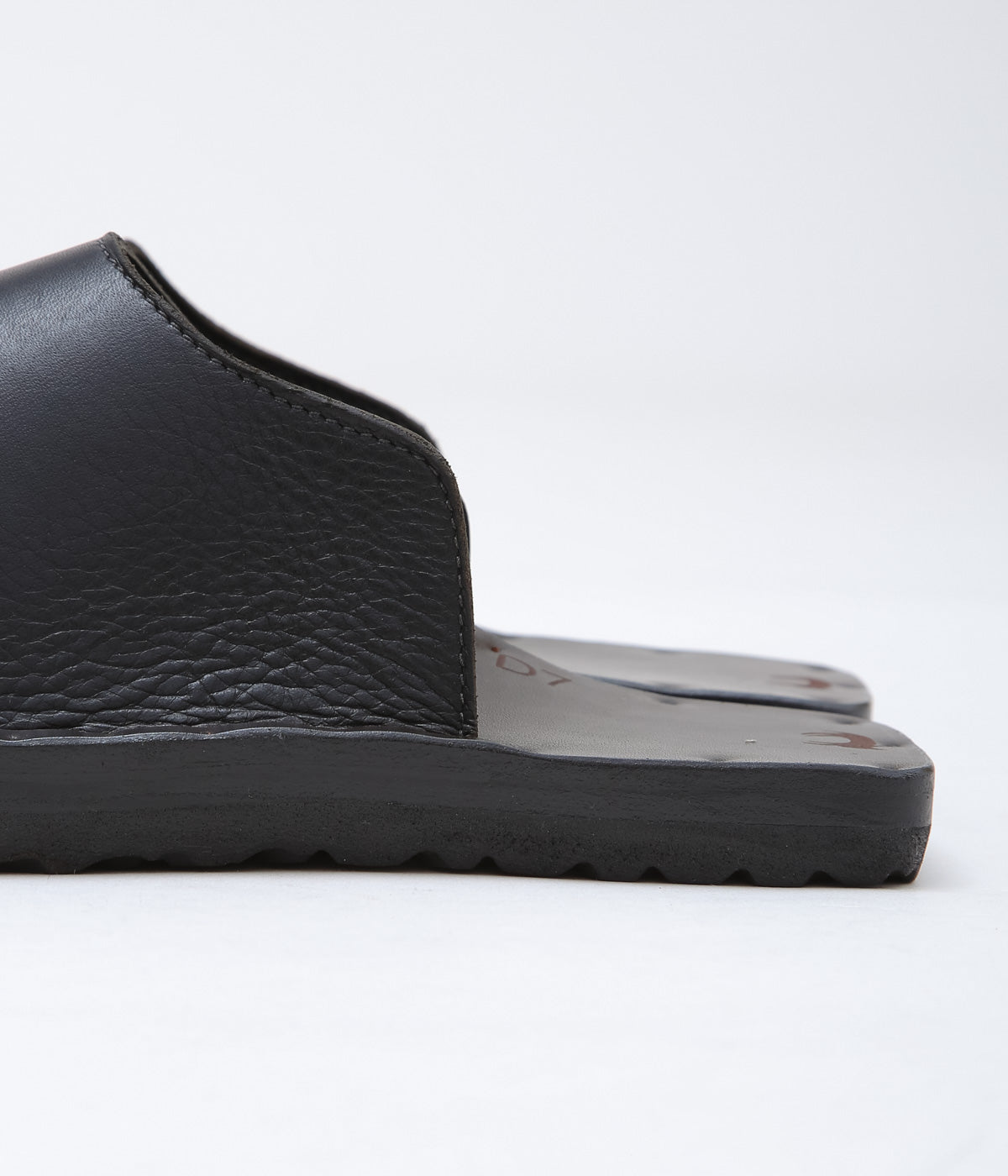 JUTTA NEUMANN ''KAHTAN'' (BLACK)