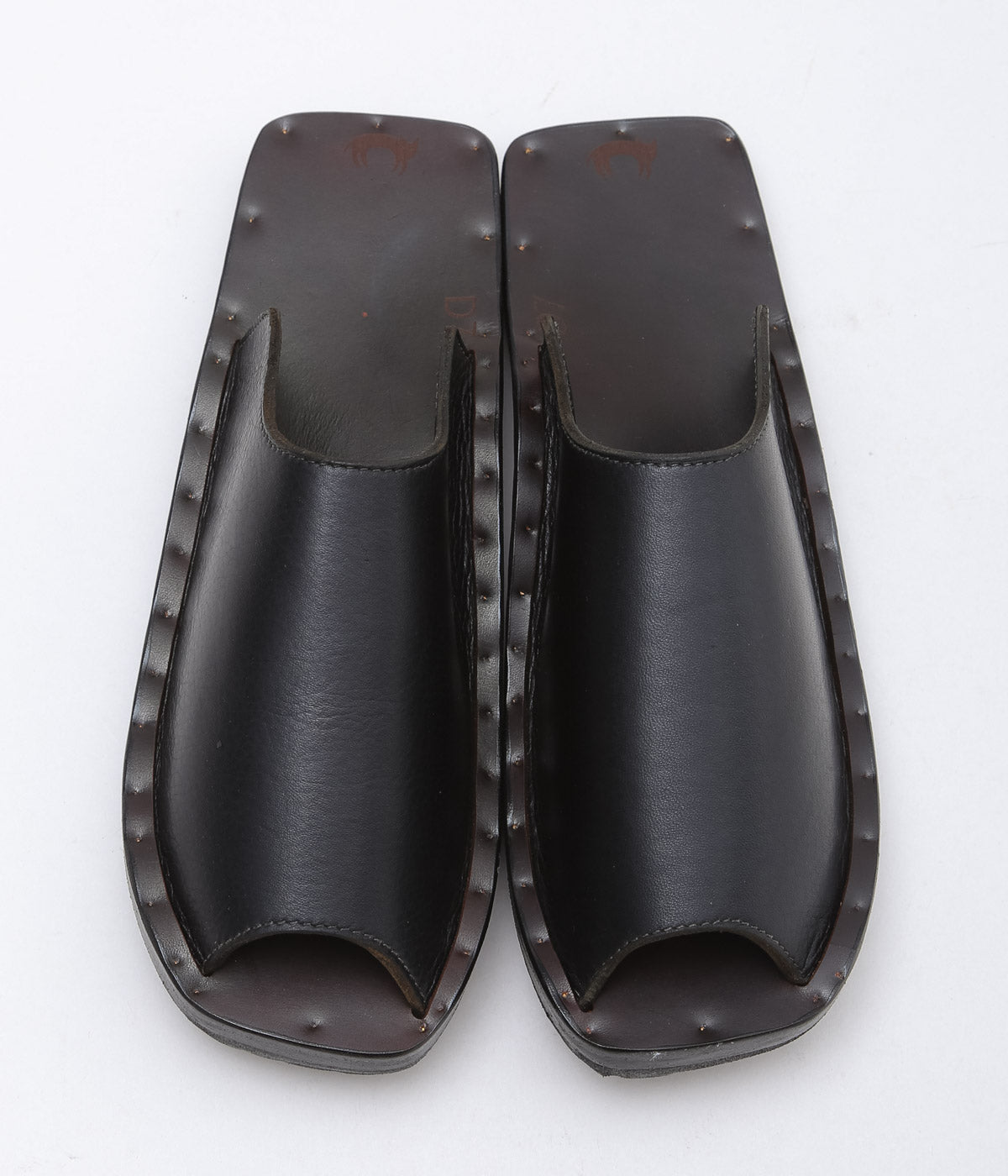 JUTTA NEUMANN ''KAHTAN'' (BLACK)