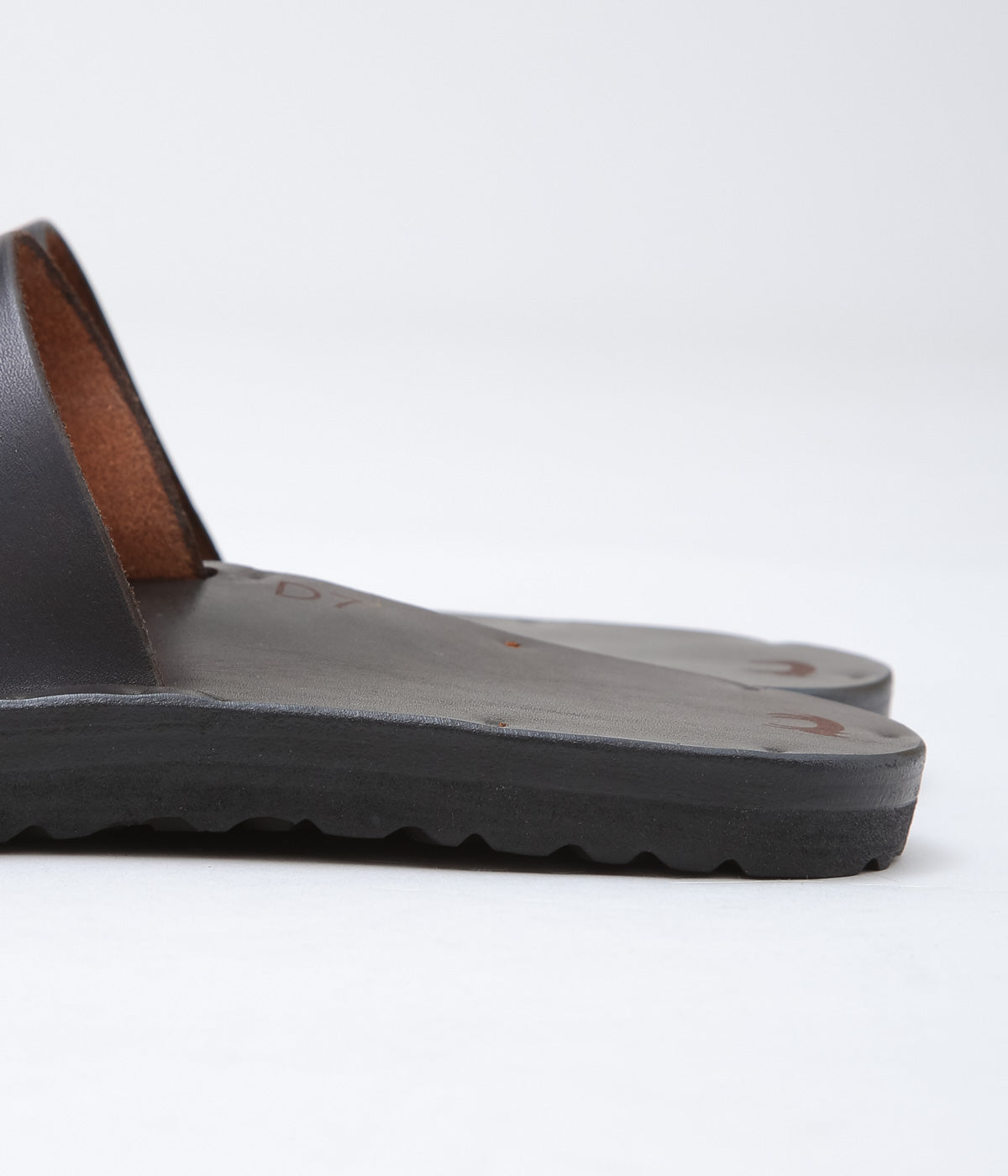 JUTTA NEUMANN ''SIMONE'' (BLACK)