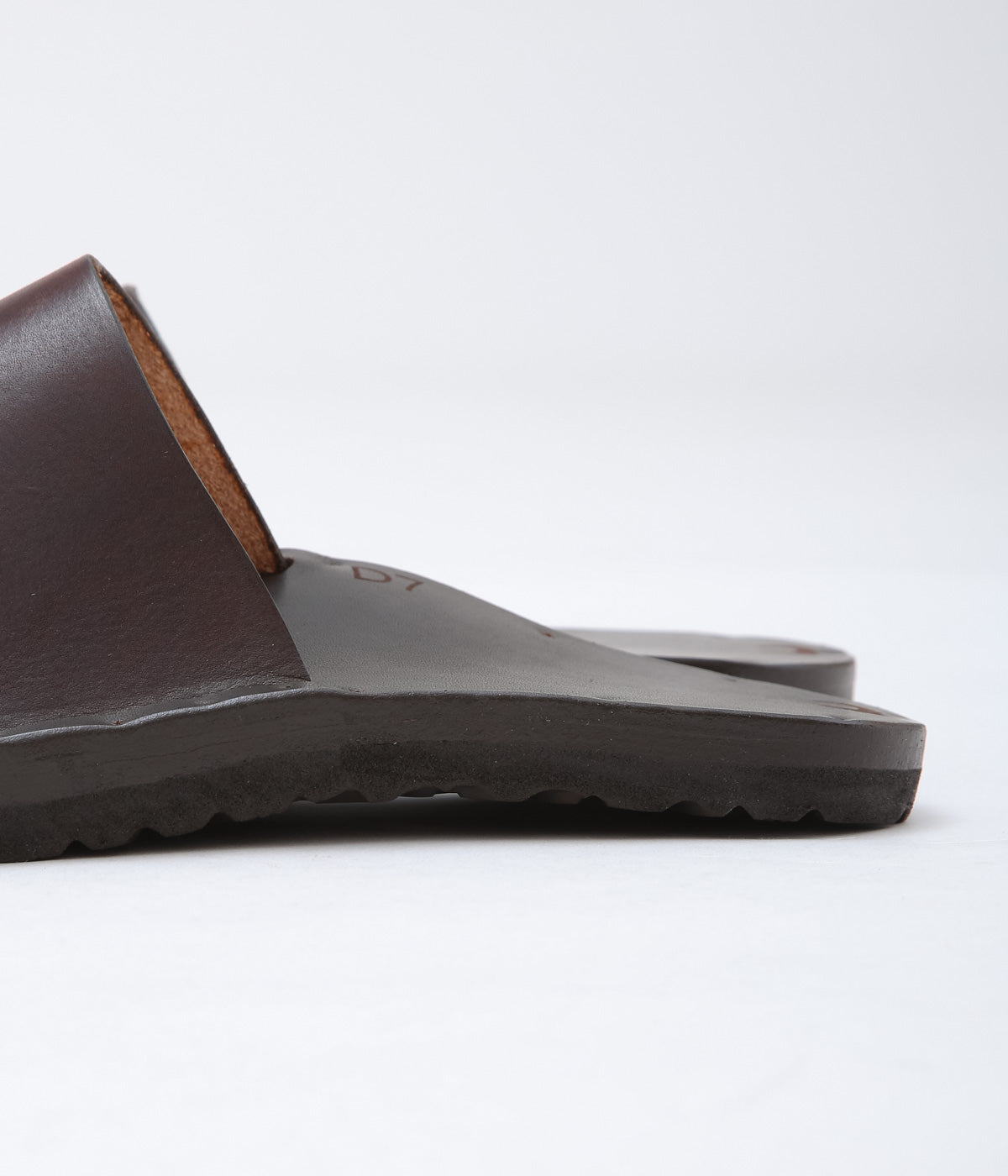JUTTA NEUMANN ''SIMONE'' (BROWN)