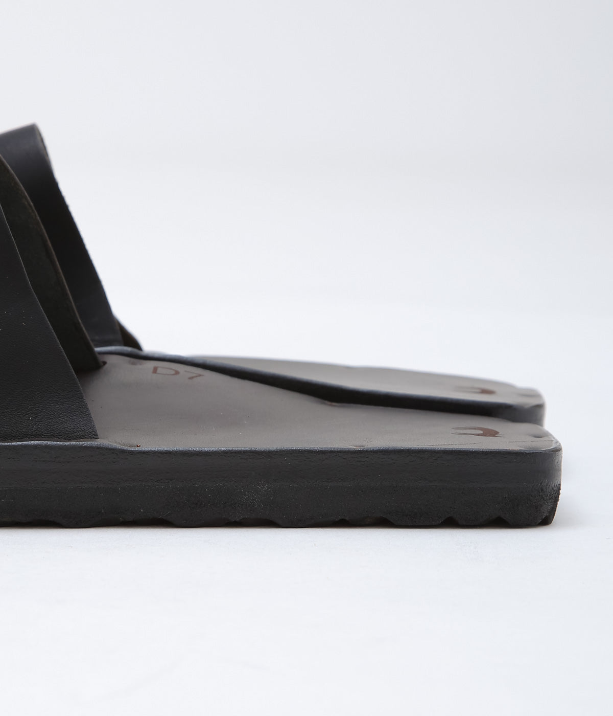 JUTTA NEUMANN ''SIMONE SQUARE'' (BLACK)