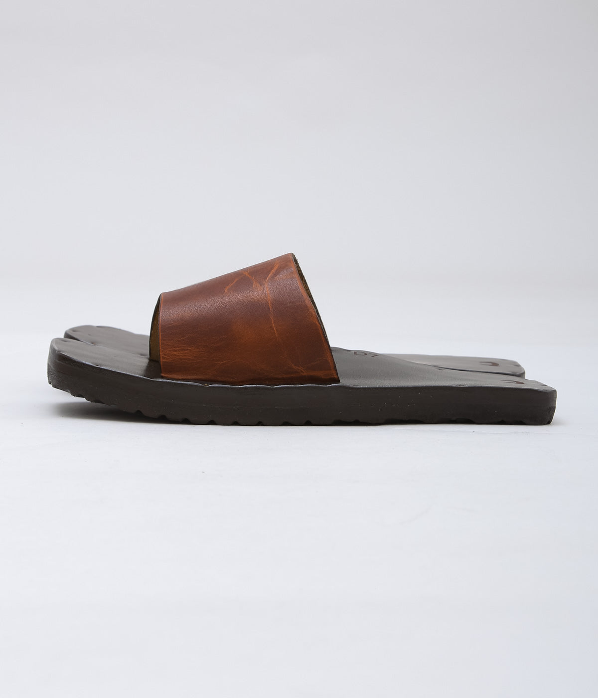 JUTTA NEUMANN ''SIMONE SQUARE'' (CHESNUT)