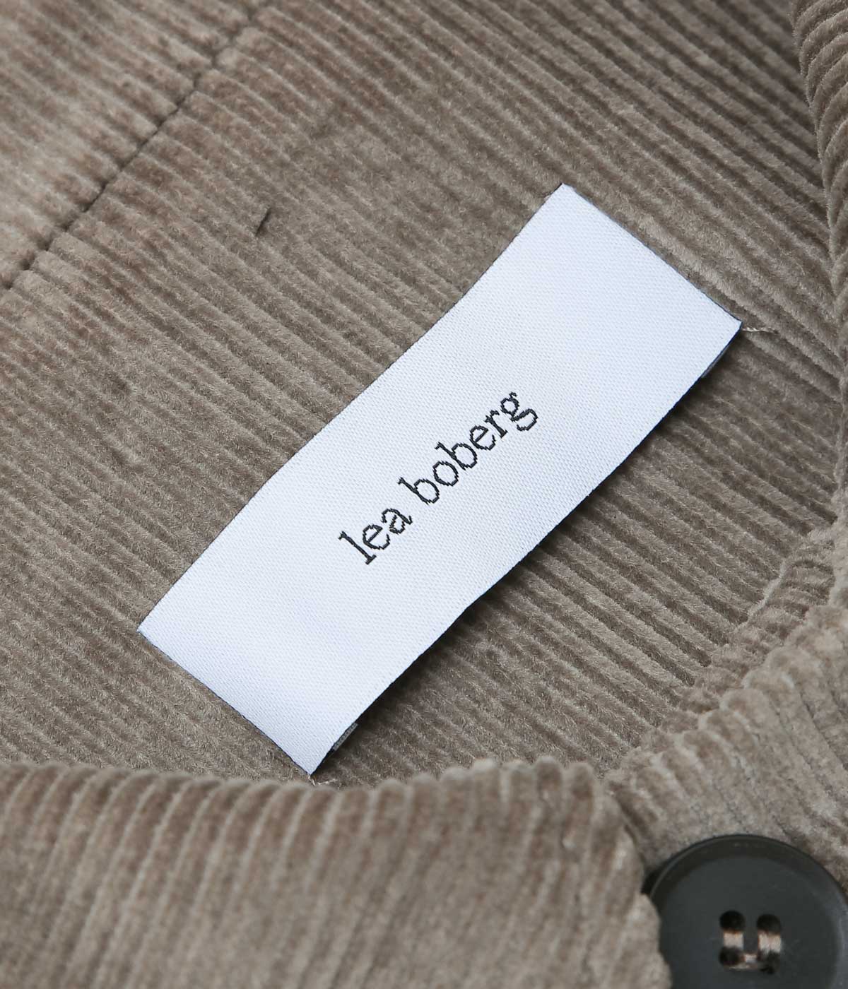 LEA BOBERG ''CHORE JACKET (JP ORGANIC COTTON 8.5 WALE CORDUROY)'' (TAUPE)