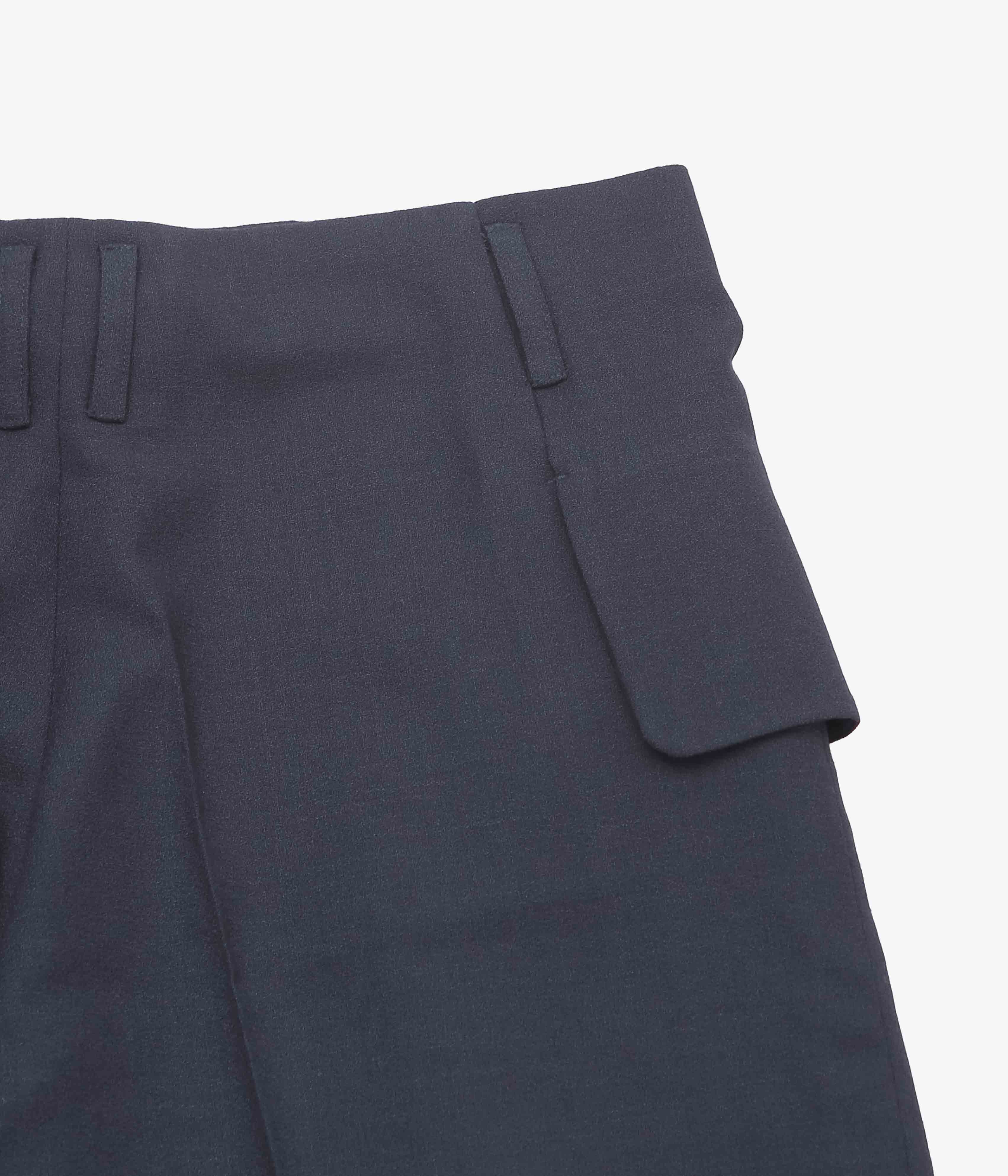 LEA BOBERG ''FLAP POCKET SHORTS｜BRITISH WOOL CREPE'' (NAVY) – THE