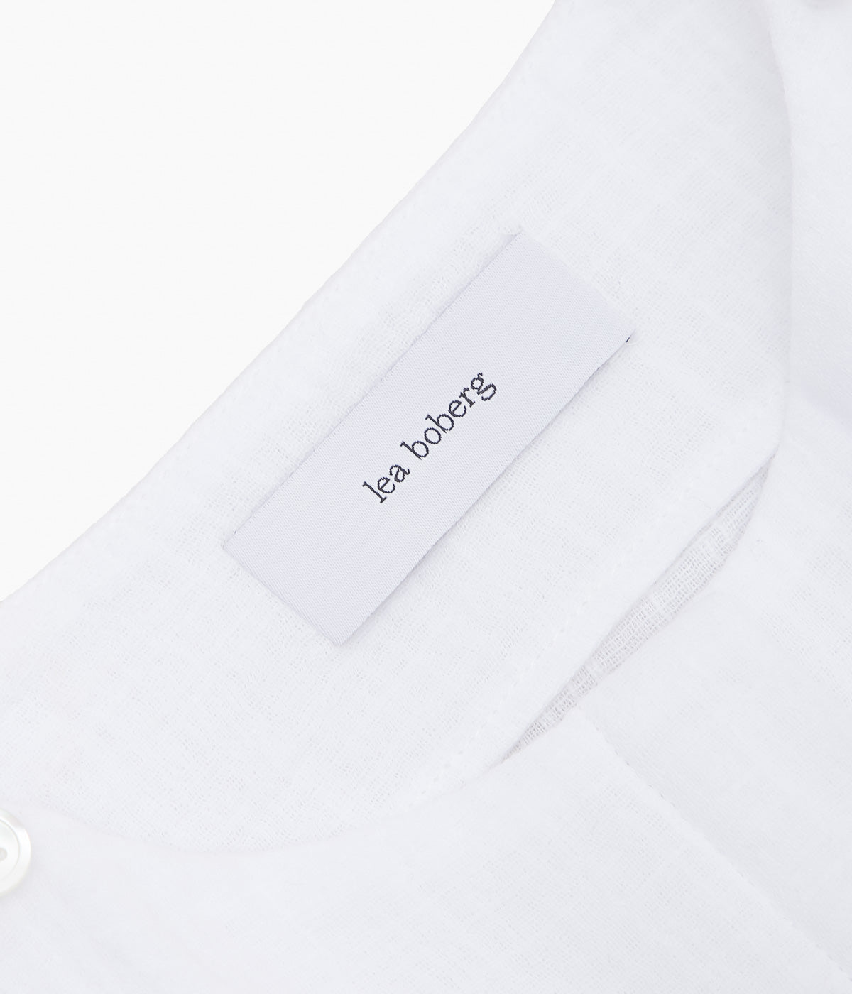 LEA BOBERG ''SLIT SHIRT (BRITISH ORGANIC COTTON GAUZE)'' (WHITE)